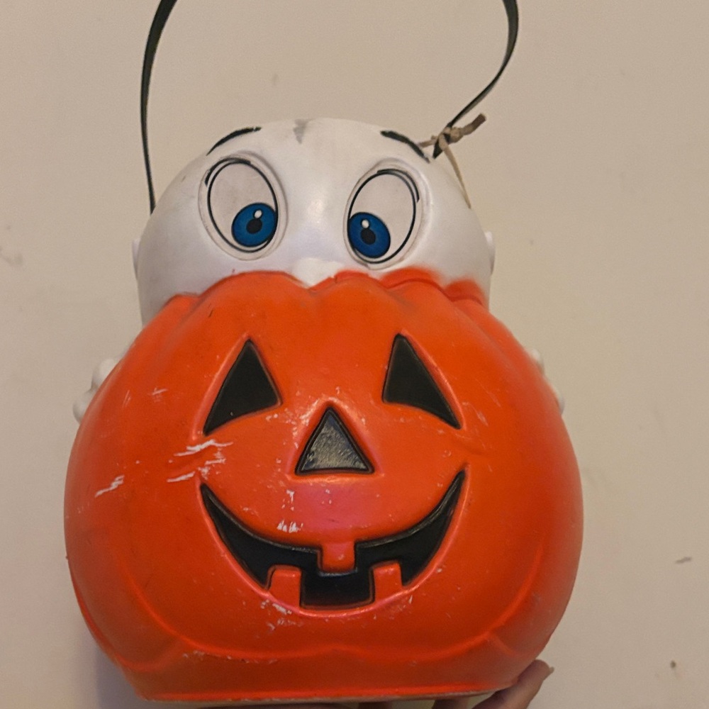 Vintage Casper Empire Blow Mold Plastic Treat Bucket with Flaw